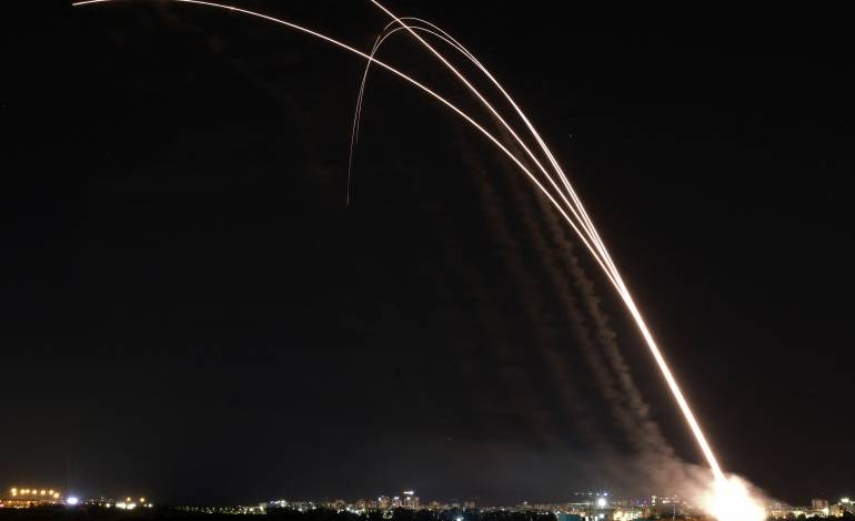 Movimiento Hamás afirma que disparó 130 cohetes contra Tel Aviv
