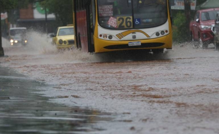 Martes con lluvias y descenso de temperatura