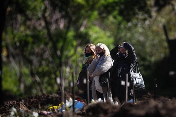 Argentina acumula 3,2 millones de casos y supera las 70.000 muertes por covid