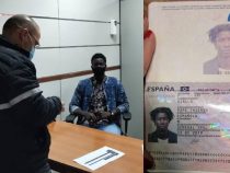 Senegalés intentó viajar utilizando pasaporte falso y fue expulsado del país