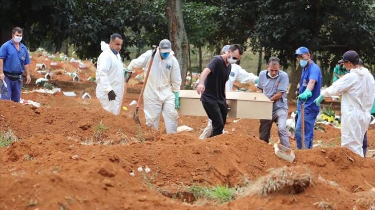 Brasil supera las 430.000 muertes y camina hacia los 15,5 millones de casos