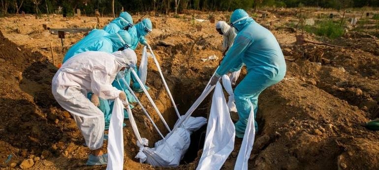 Brasil vuelve a rozar las 3.000 muertes por COVID-19