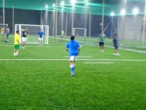 Fútbol amateur con 4-4 vuelve hoy: dueños de canchas se resignan