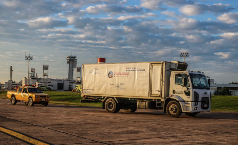 Se retrasan en la remisión de vacunas y Paraguay paga adicional para no demorar el envío