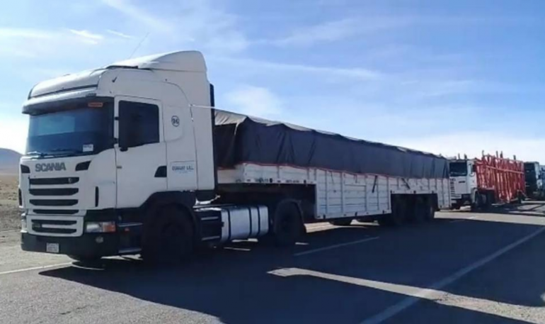 Camioneros reclaman incumplimiento de pactos y vuelven a manifestarse