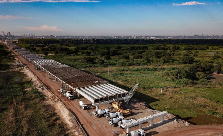 Avanzan sostenidamente las obras en el futuro puente Héroes del Chaco