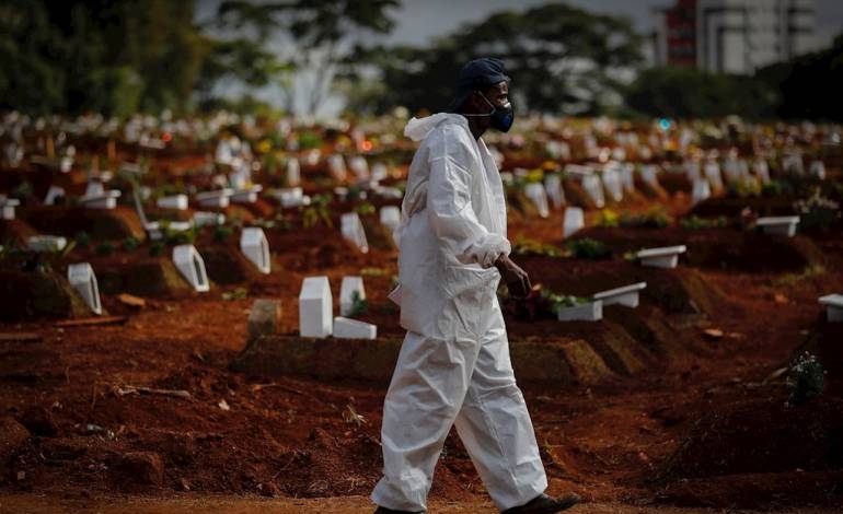 Brasil suma 1.024 muertes por COVID-19 en medio de nuevas fiestas clandestinas