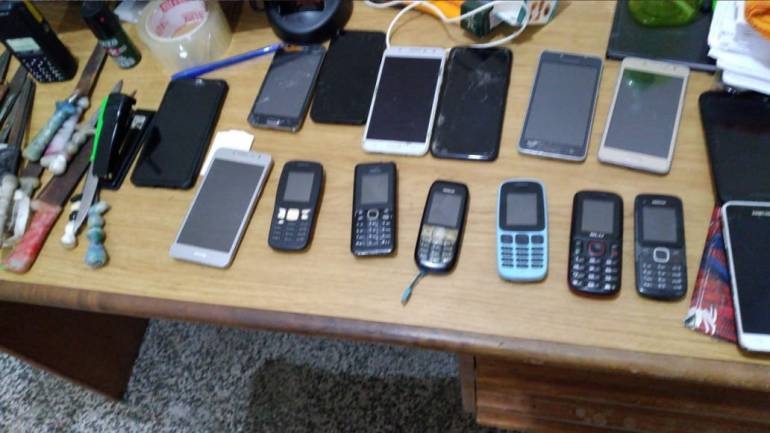 Incautan más de una docena de celulares en la Penitenciaría de Concepción