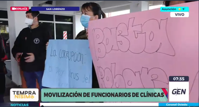 Protesta en Clínicas: “Las vacunas vienen en carreta y el Covid, en avión”