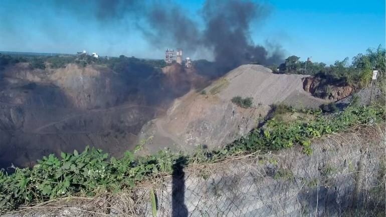 Bomberos controlan incendio en planta de Acepar: no se reportan daños ni víctimas