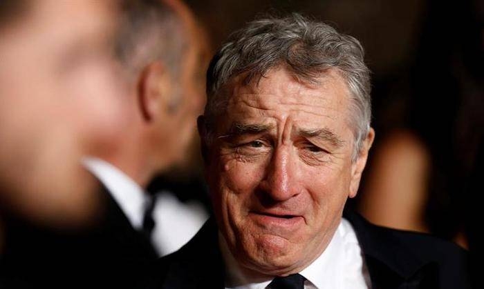 Robert de Niro se recupera en Nueva York de lesión en una pierna