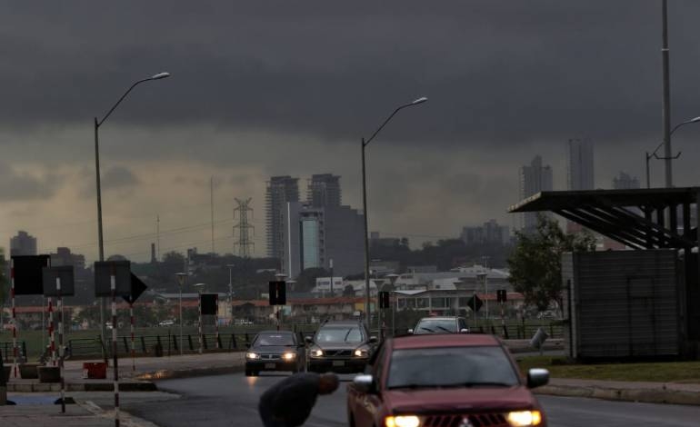 Anuncian ingreso de frente frío