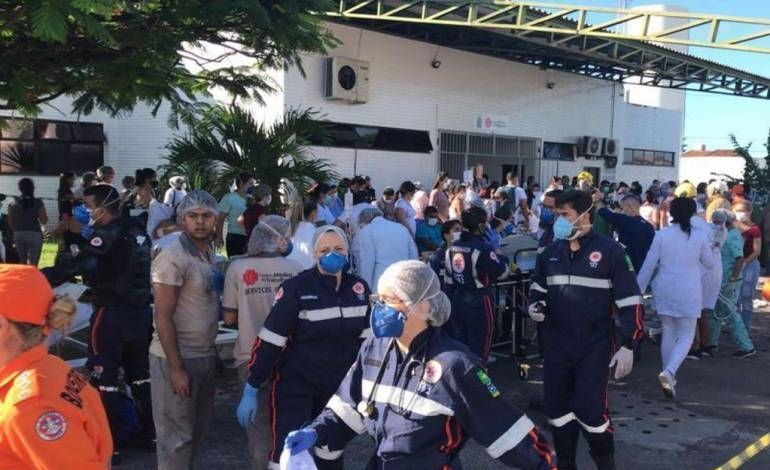 Al menos cuatro muertos en incendio en ala para covid de hospital en Brasil