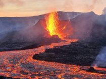 Erupción volcánica se convierte en enormes géiseres de lava en Islandia