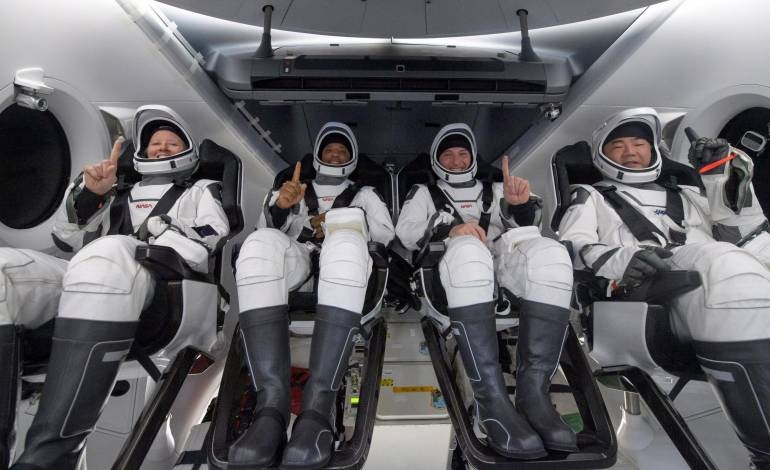 „Me sentí muy pesado“: cuatro astronautas relatan su regreso a la Tierra con SpaceX