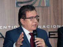 Nicanor discursea como “tendota” y dispara contra quienes piden transparencia