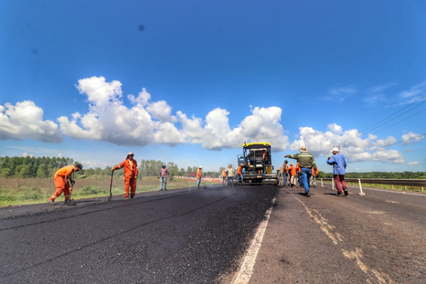 Ruta PY01: iniciarán extendido de la nueva carpeta asfáltica en la zona de Caapucú