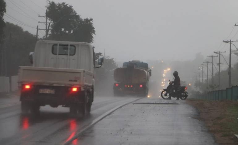 Clima cálido de día, frente frío y tormentas de noche