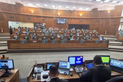 Media sanción a proyecto que impone música paraguaya en medios