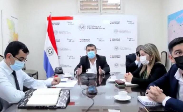 Ministro de Salud confirma a senadores: “No hay más recursos, todo está comprometido”