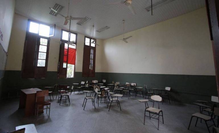 El COVID-19 ya se llevó a 253 docentes: SINADI también exige vacunación a maestros