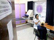 Clínicas brinda asistencia kinésica a pacientes recuperados de COVID-19