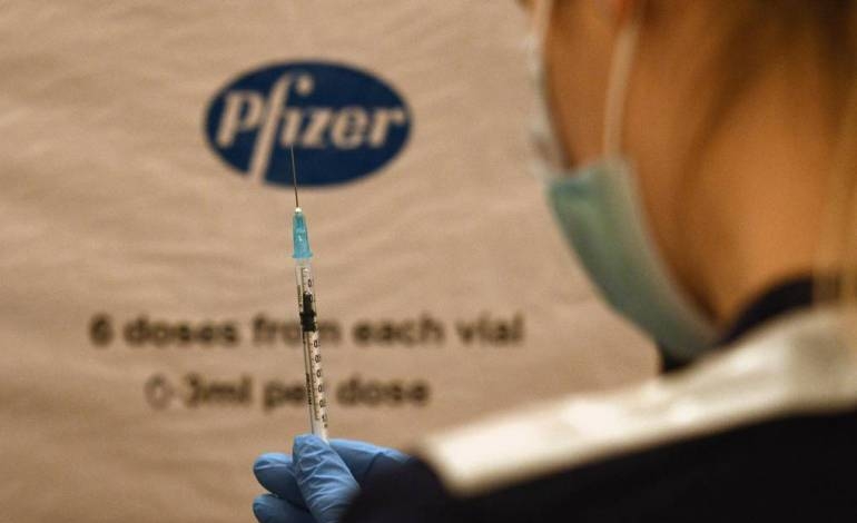 Pfizer estudia la seguridad de una tercera dosis contra las variantes