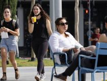 Israel levanta la obligación de llevar mascarilla en interiores