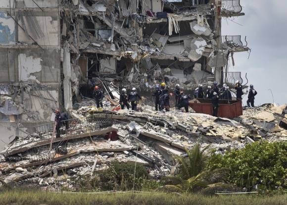 Rescatistas israelíes llegan a EEUU para colaborar en derrumbe de edificio en Miami