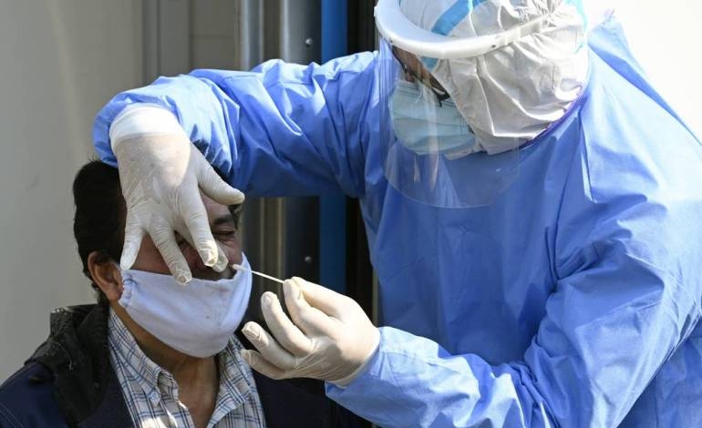 Reportan ligera aceleración de contagios por COVID-19