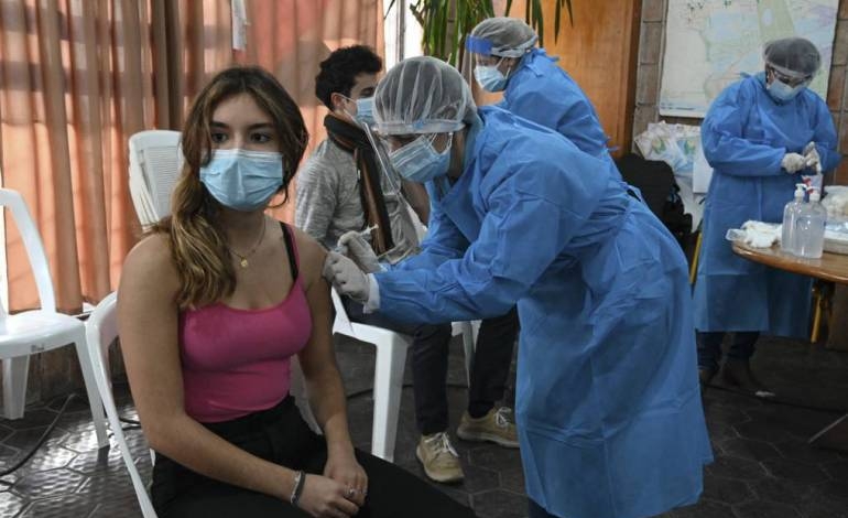 El 60 % de la población de Uruguay ya recibió al menos una dosis de la vacuna