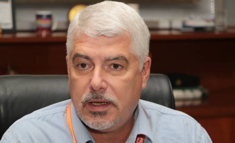 Wiens visita el puente caído en Tacuatí y dice que su renuncia “siempre está a disposición”