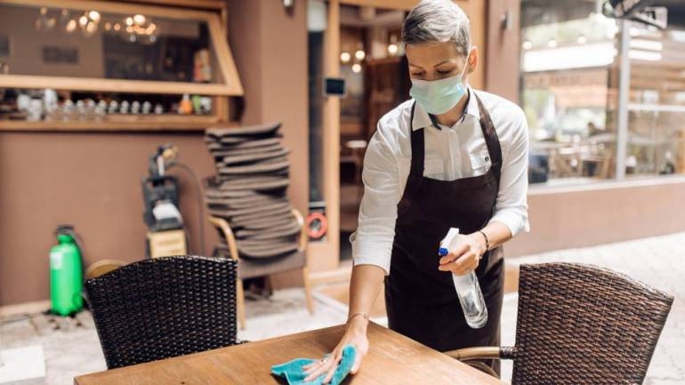 Gastronómicos creen prematuro exigir carnet de vacunación en restaurantes