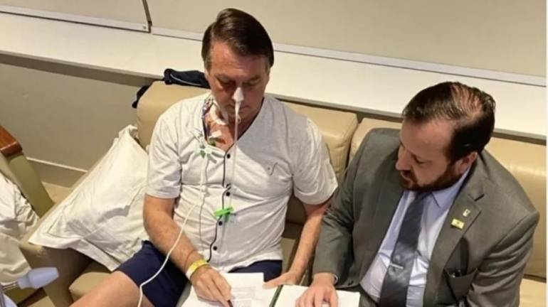 Bolsonaro recibe alta tras cuatro días en el hospital por obstrucción intestinal
