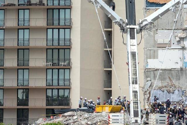 Dos muertos más en el derrumbe, incluida la hija de 7 años de un bombero