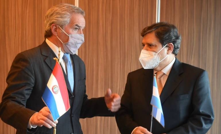 Paraguay pide a Gobierno argentino flexibilizar fronteras terrestres