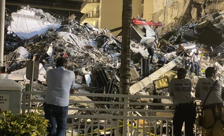 Aumentan a 22 los muertos por el derrumbe en Miami