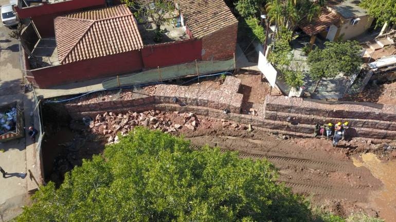 Chacarita Alta: avanzan obras de contención de cauces hídricos