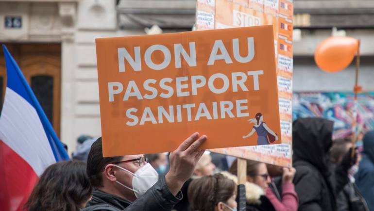 El Gobierno francés rebaja las exigencias del certificado sanitario interno