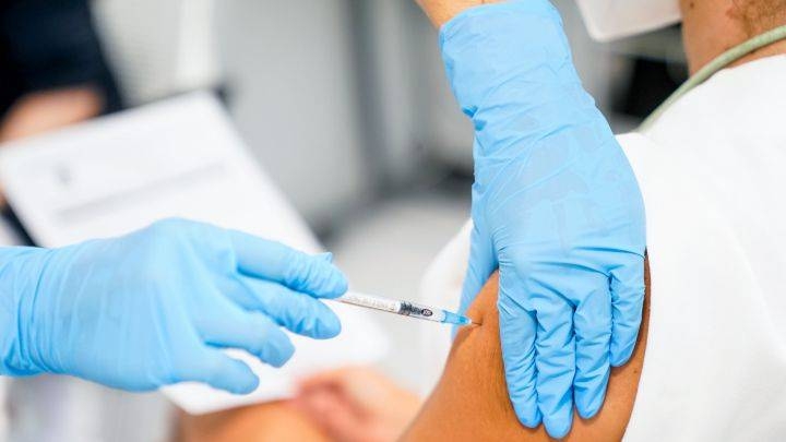 Vacunación ha reducido muertes por coronavirus en México, dicen autoridades