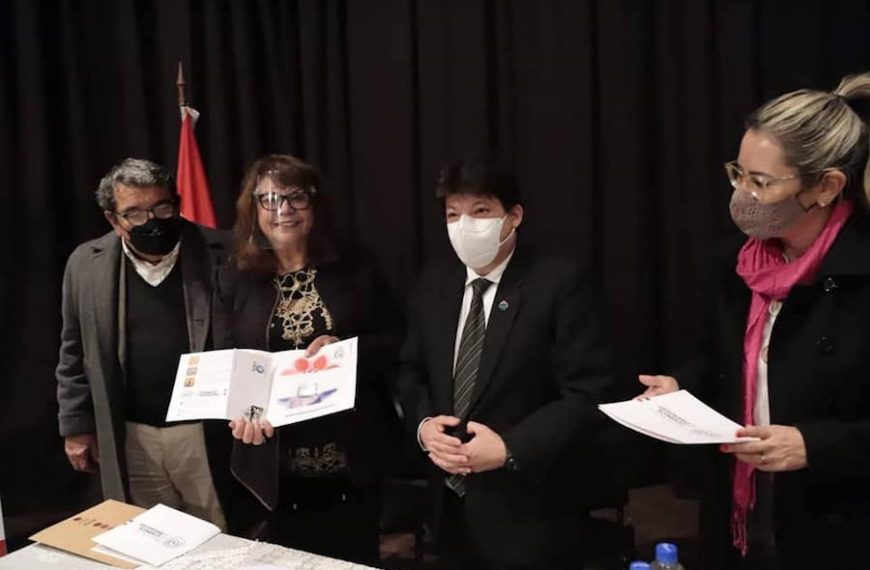 Acto del Matasellado conmemorativo por el 30 aniversario del Centro Cultural Carlos Colombino