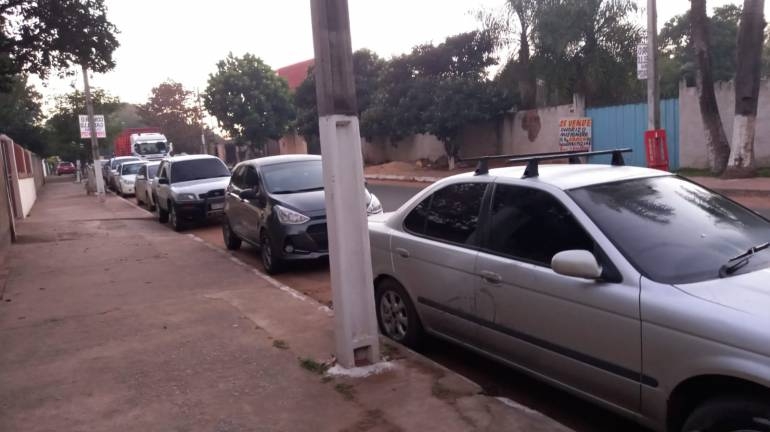 Fila de 2,5 kilómetros en el autódromo para segundas dosis