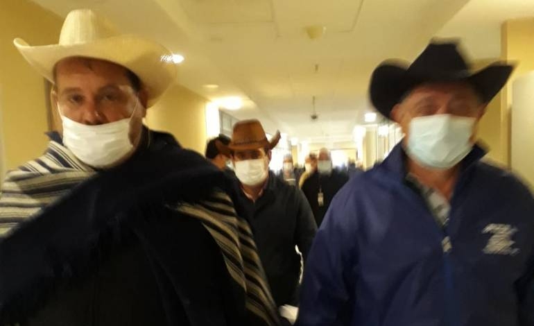 Camioneros están de acuerdo “en parte” con el decreto, pero quieren una ley