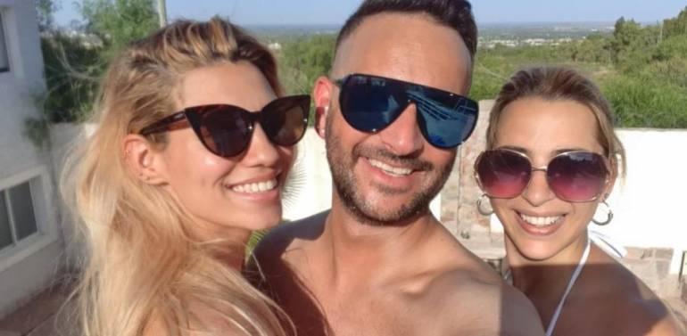 “Somos un trío y nos amamos”: la historia de poliamor de dos mujeres y un hombre