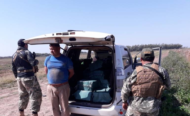 Incautan importante carga de cocaína en una pista clandestina en Itapúa