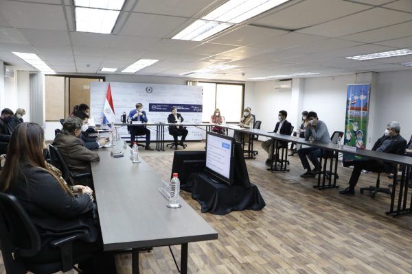 Ministros definen propuestas para la planificación de uso de fondos de becas