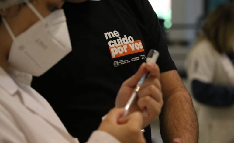Un 27 % no acudió ayer por la segunda dosis