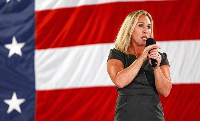 Twitter suspende a congresista de EEUU por cuestionar las vacunas contra el Covid