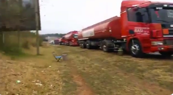 Camiones cisterna están demorados desde anoche en zona de Campo 9
