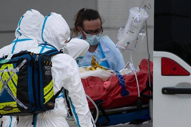 El mundo supera los 200 millones de casos, aunque la actual ola se estabiliza